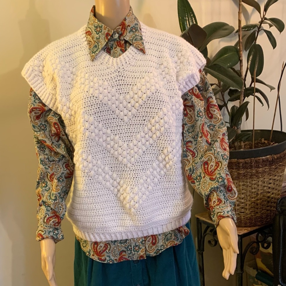 Hand knitted especially for you By Mama Lee vintage acrylic white sweater vest